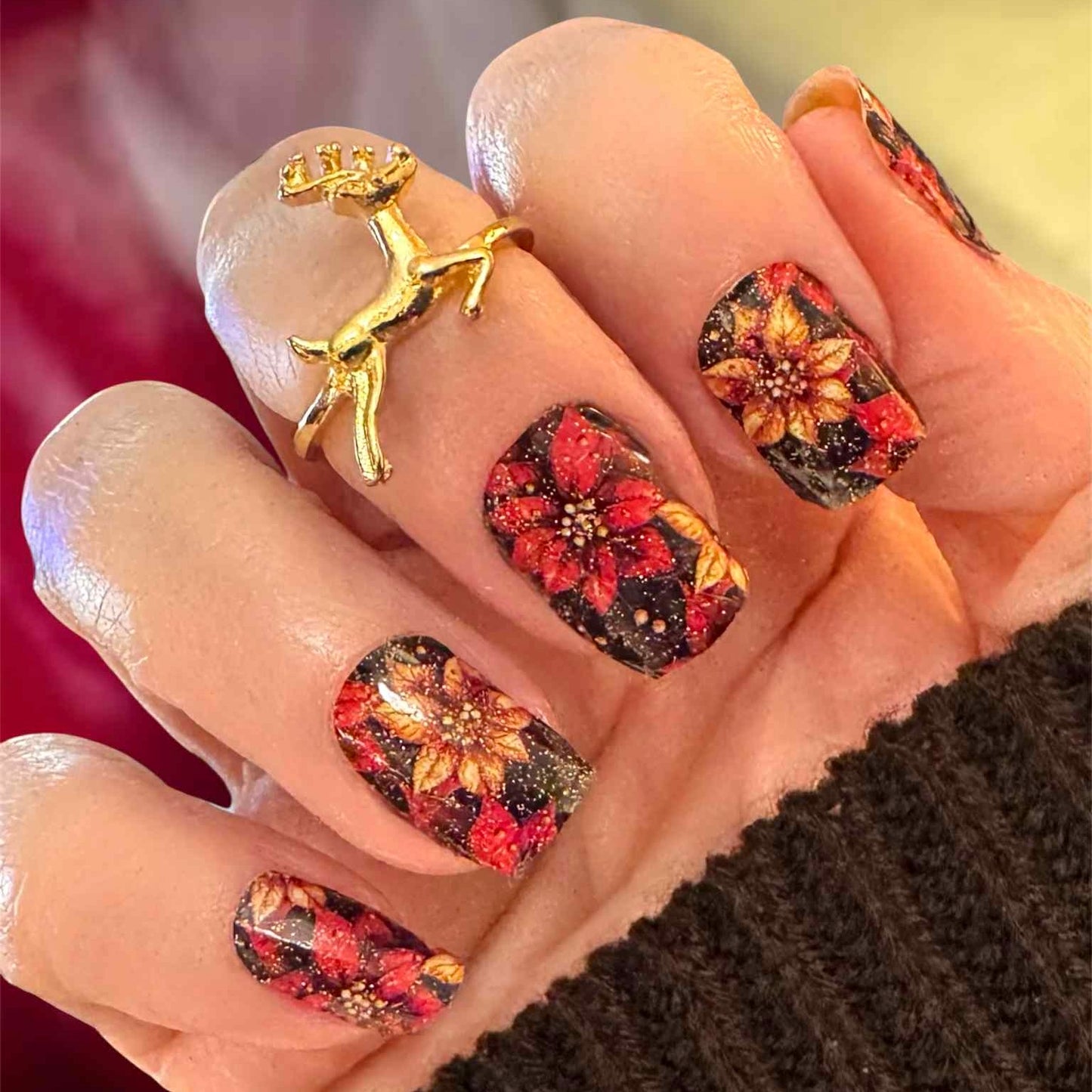 Glitzy Poinsettia Nail Wraps (SUBTLE GLITTER)