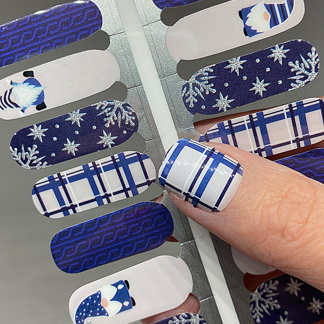 Winter Gnome Nail Wraps