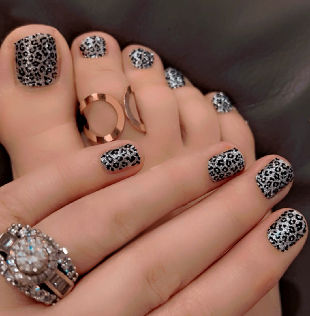 Leopard Glitter Nail Wraps