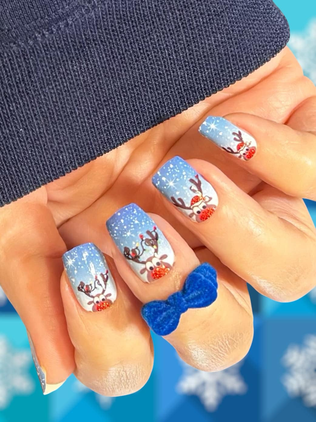 Peeking Reindeer Exclusive Design Nail Wraps (GLITTER ACCENTS)