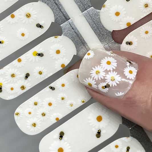 Popping Up Daisies Nail Wraps